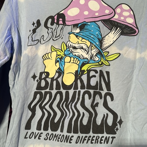 Zumiez Broken Promises - Women’s LSD Love Someone Different LS Teee size Small - Picture 5 of 5